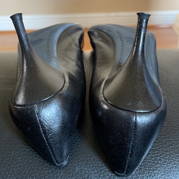 Coach black pointy toe heels. - Picture 9 of 12